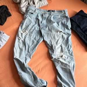Holister ripped jeans 34x30